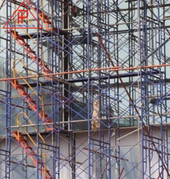 Cầu thang giàn giáo