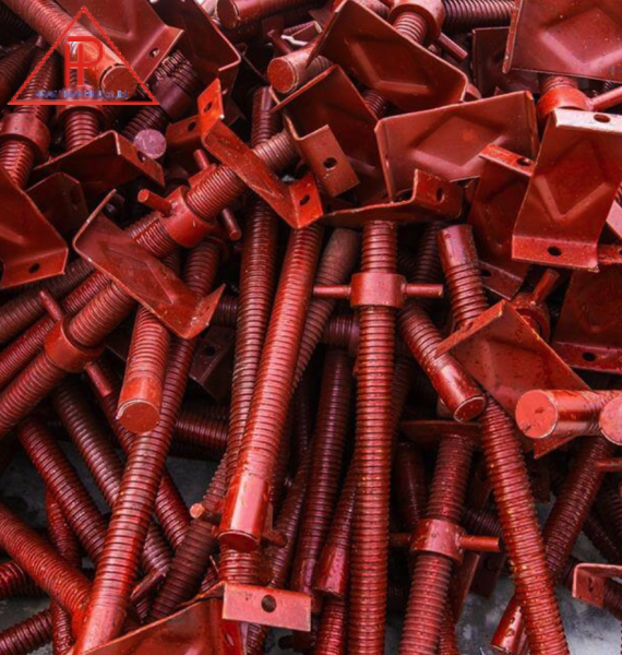 kích tăng giàn giáo Hưng Thịnh Phú